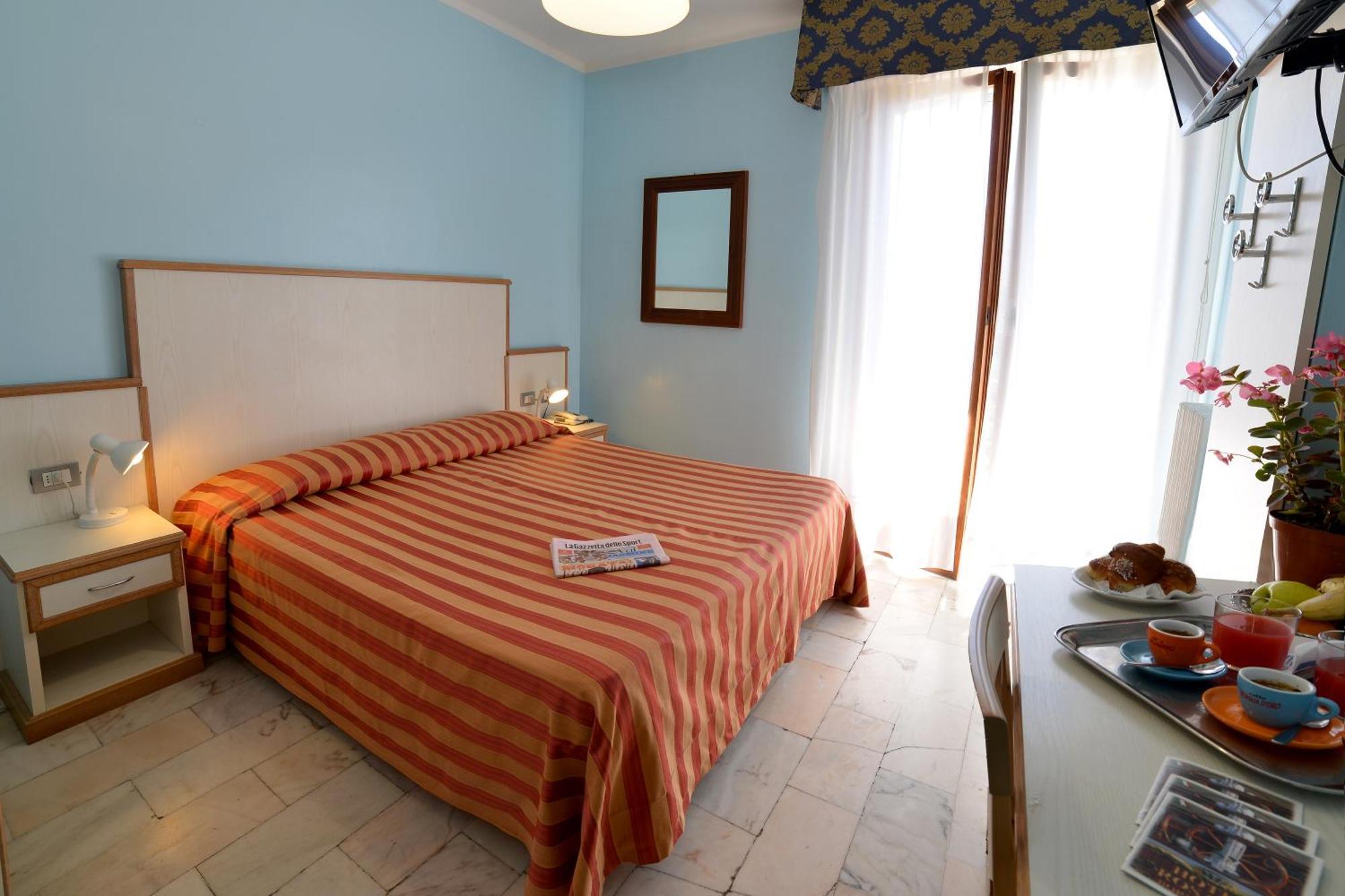 Hotel Rosalia บอร์ดิเกรา ภายนอก รูปภาพ