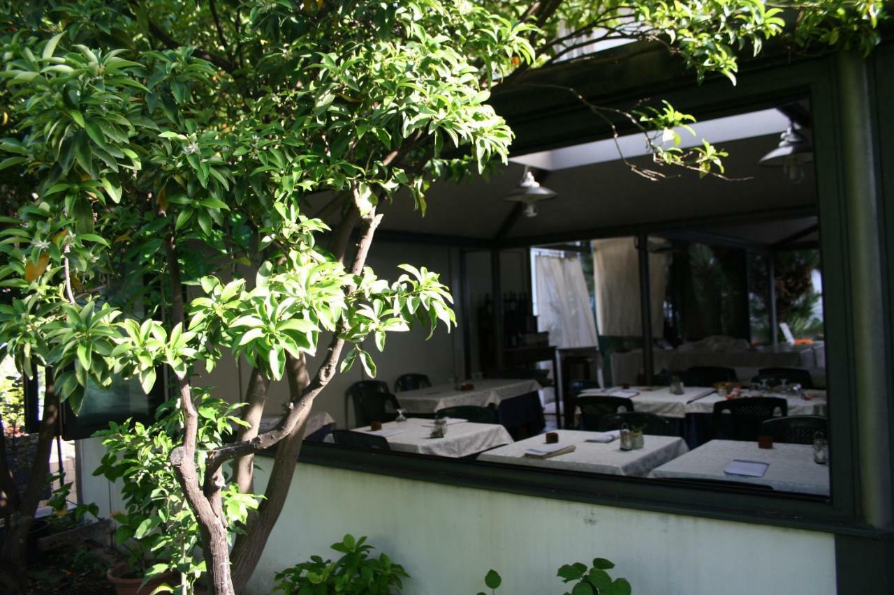 Hotel Rosalia บอร์ดิเกรา ภายนอก รูปภาพ